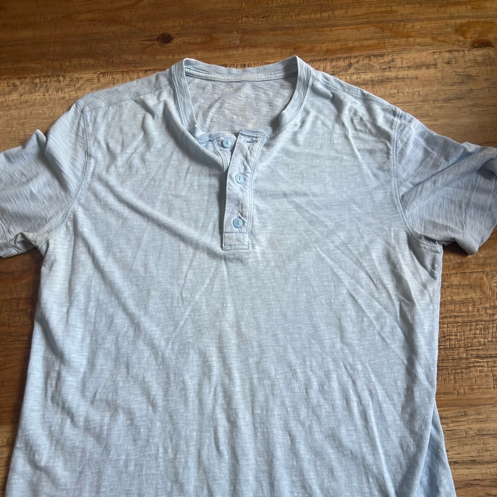 Gap t shirt